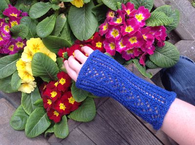 Lace-Back Fingerless Gloves