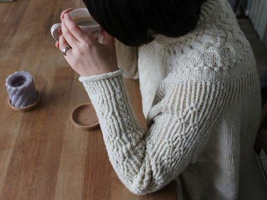 Bright Sweater © Moeke yarn Ioana
