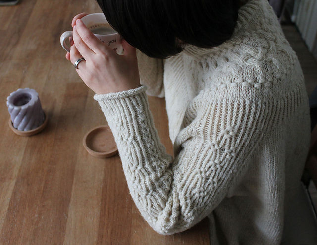 Bright Sweater © Moeke yarn Ioana