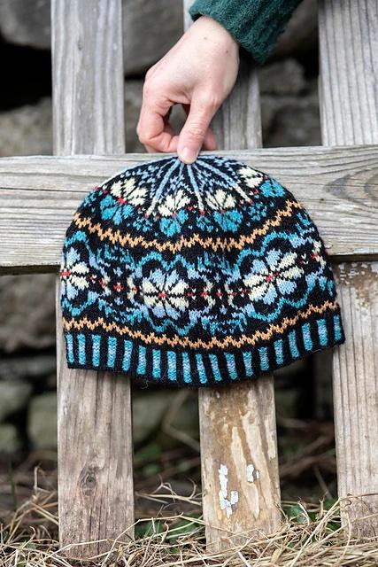 Buggiflooer Beanie in Blues Colourway 4 